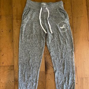 Hollister joggers